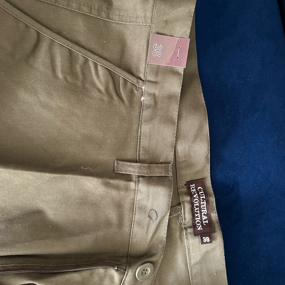 Shorts - Picture 3 of 3